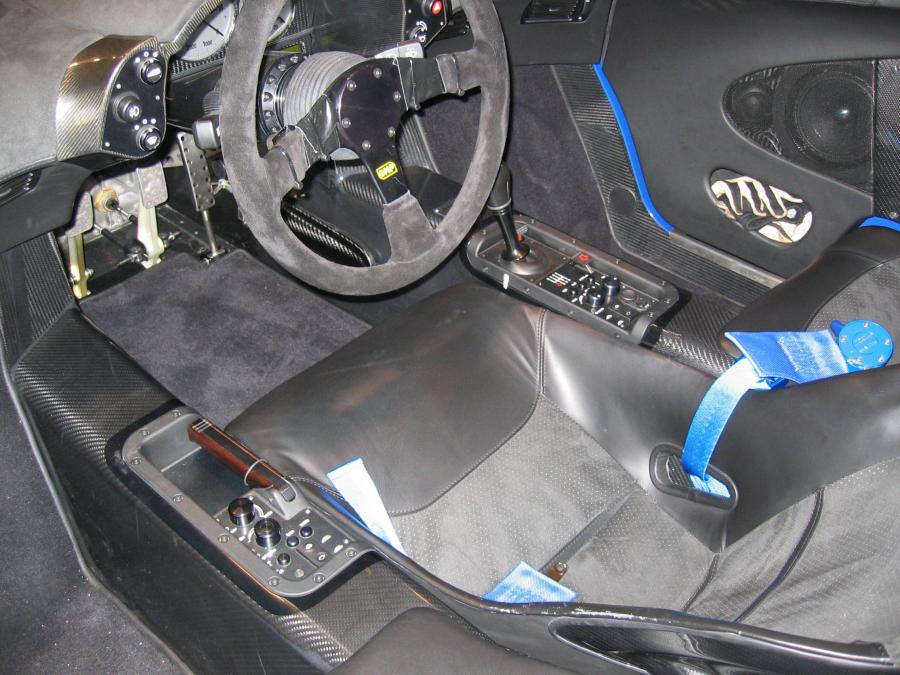 Интерьер McLaren F1 1993 года  (фото 56 из 76)